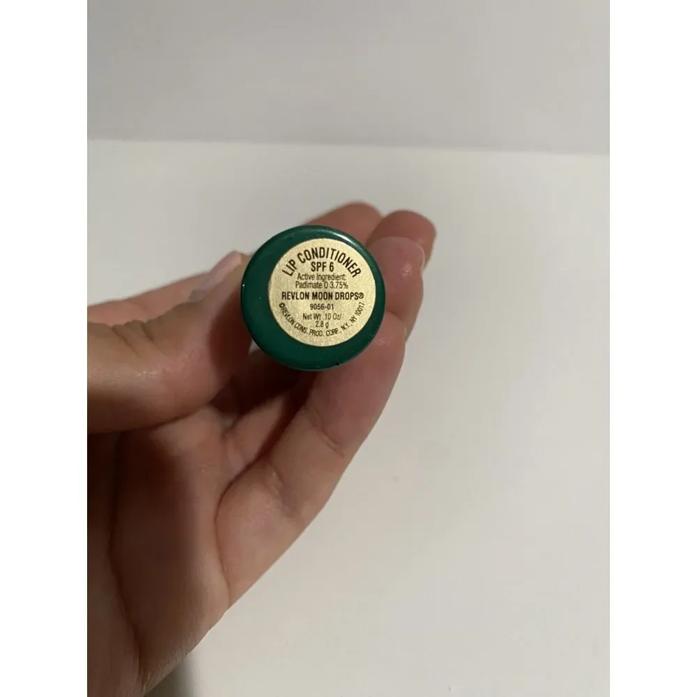 NEW SEALED Revlon Moon Drops LIP CONDITIONER SPF 6 9056-01 Light Green‎ Package